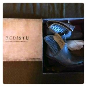 Bed Stu / Dutchess in smoke grey